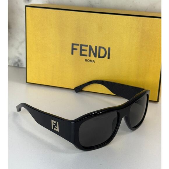 NEW Fendi FE40117I Black Wrap Shield Sunglasses